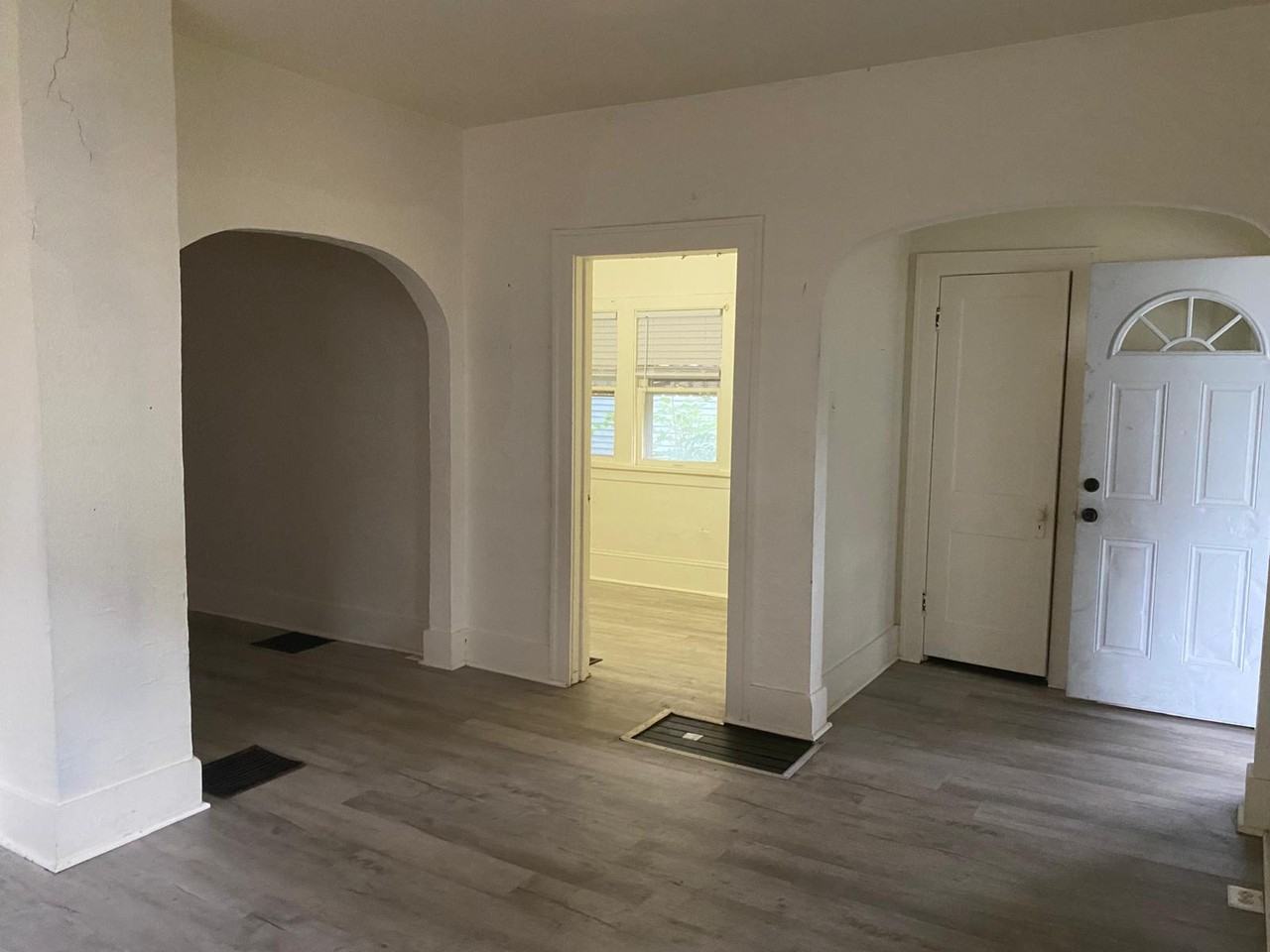 1006 E Kansas St #SFH - Photo 3 of 13