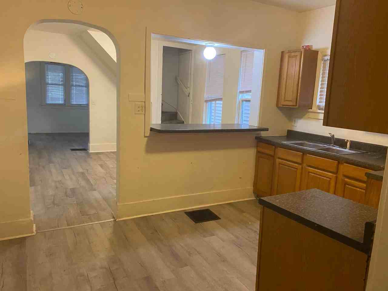 1006 E Kansas St #SFH - Photo 6 of 13