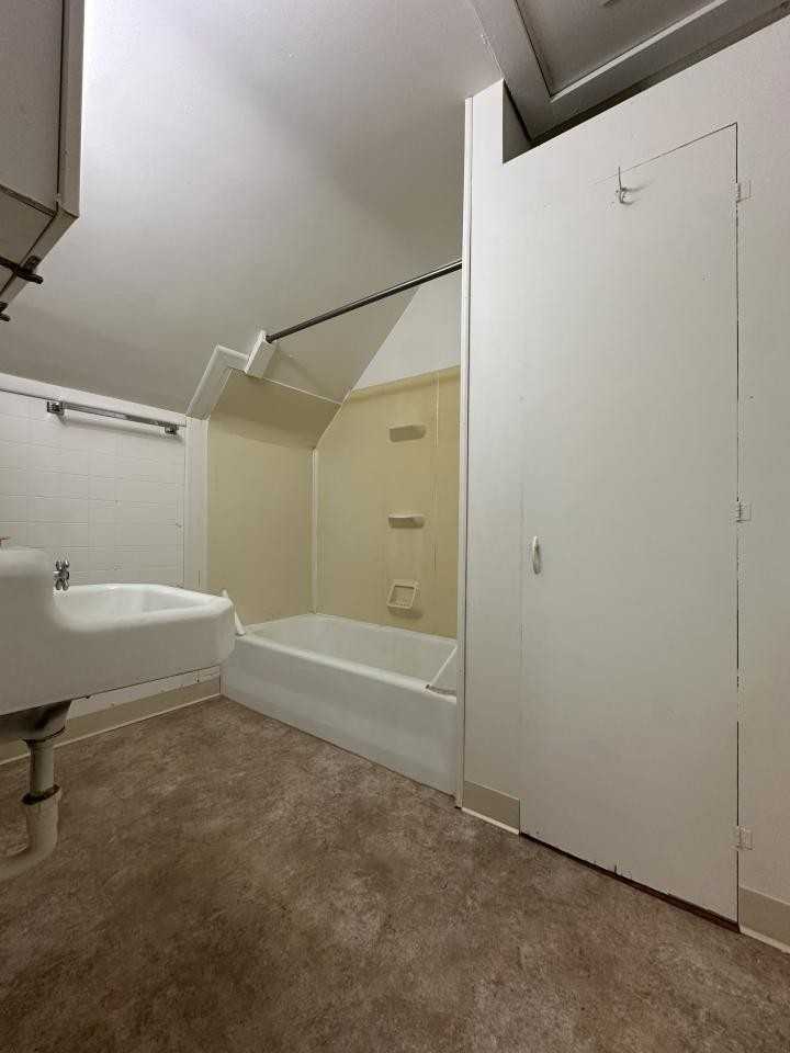 108 N 23rd St #2 - Photo 7 of 7