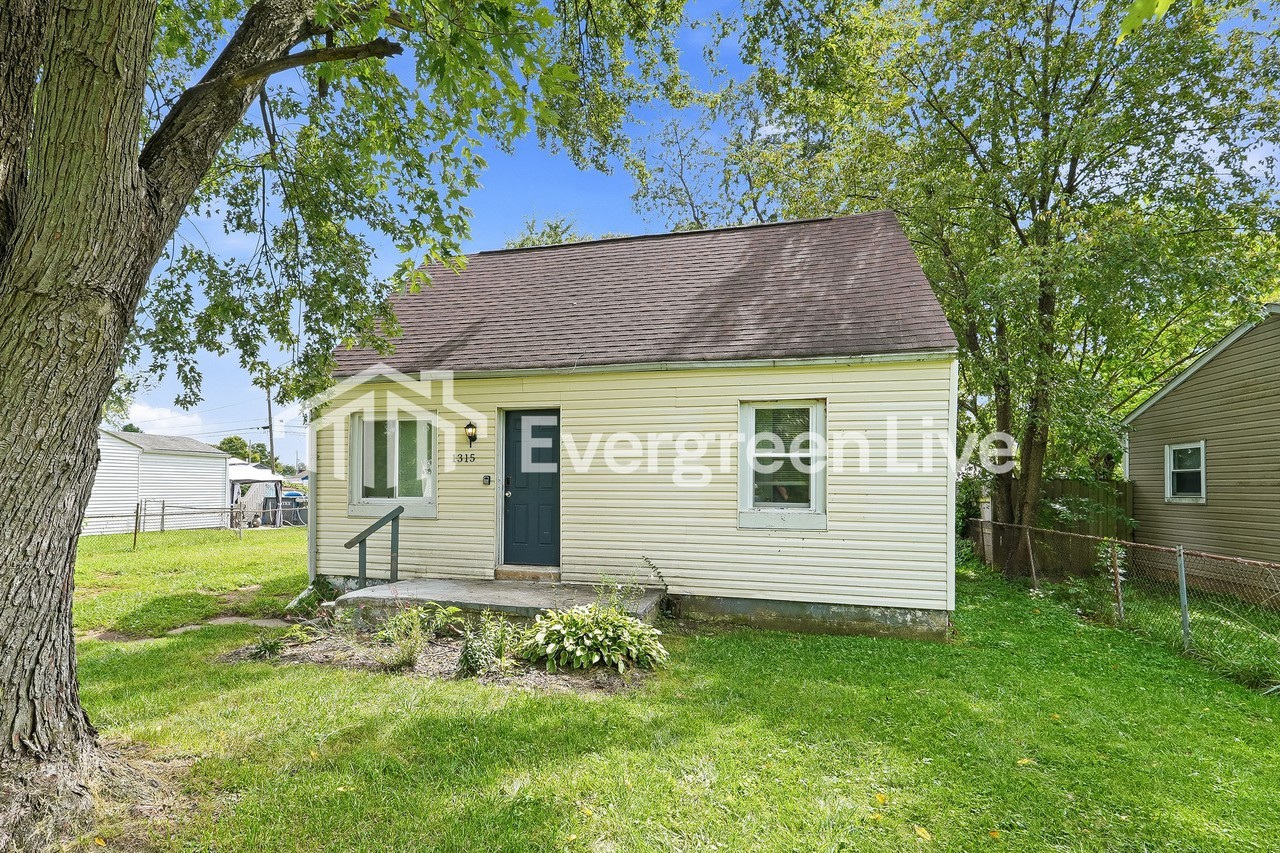 1315 Clarfield Ave - Photo 2 of 15