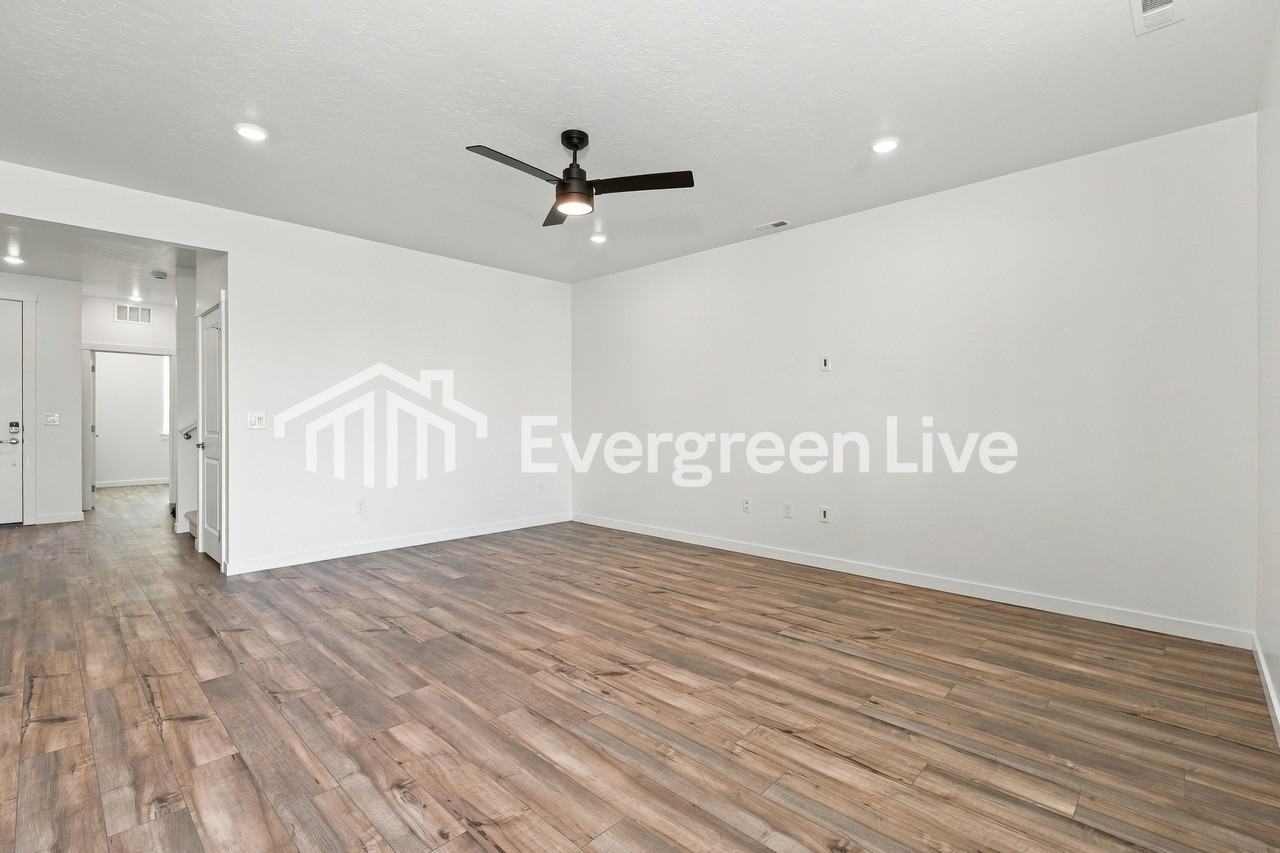 4513 Portofino Way - Photo 3 of 15