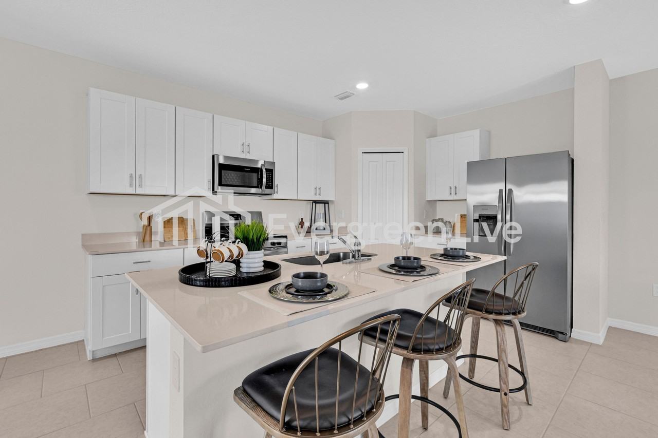 8132 Sw 44th Ter - Photo 2 of 12