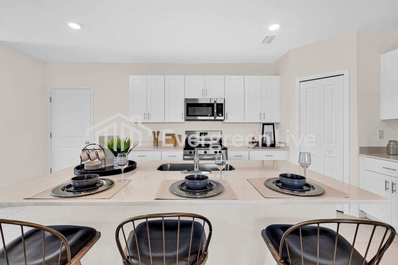 8132 Sw 44th Ter - Photo 3 of 12