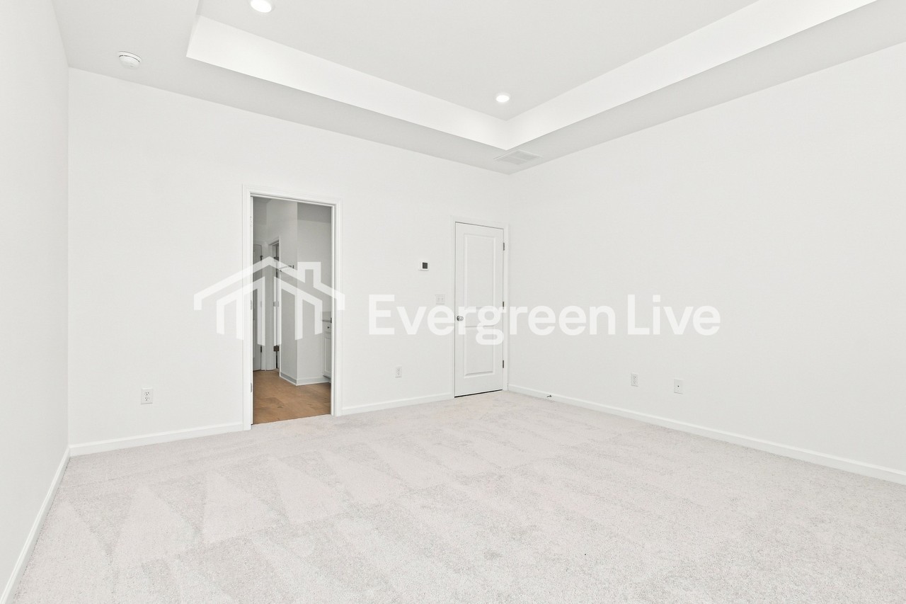141 Overton Dr - Photo 6 of 15