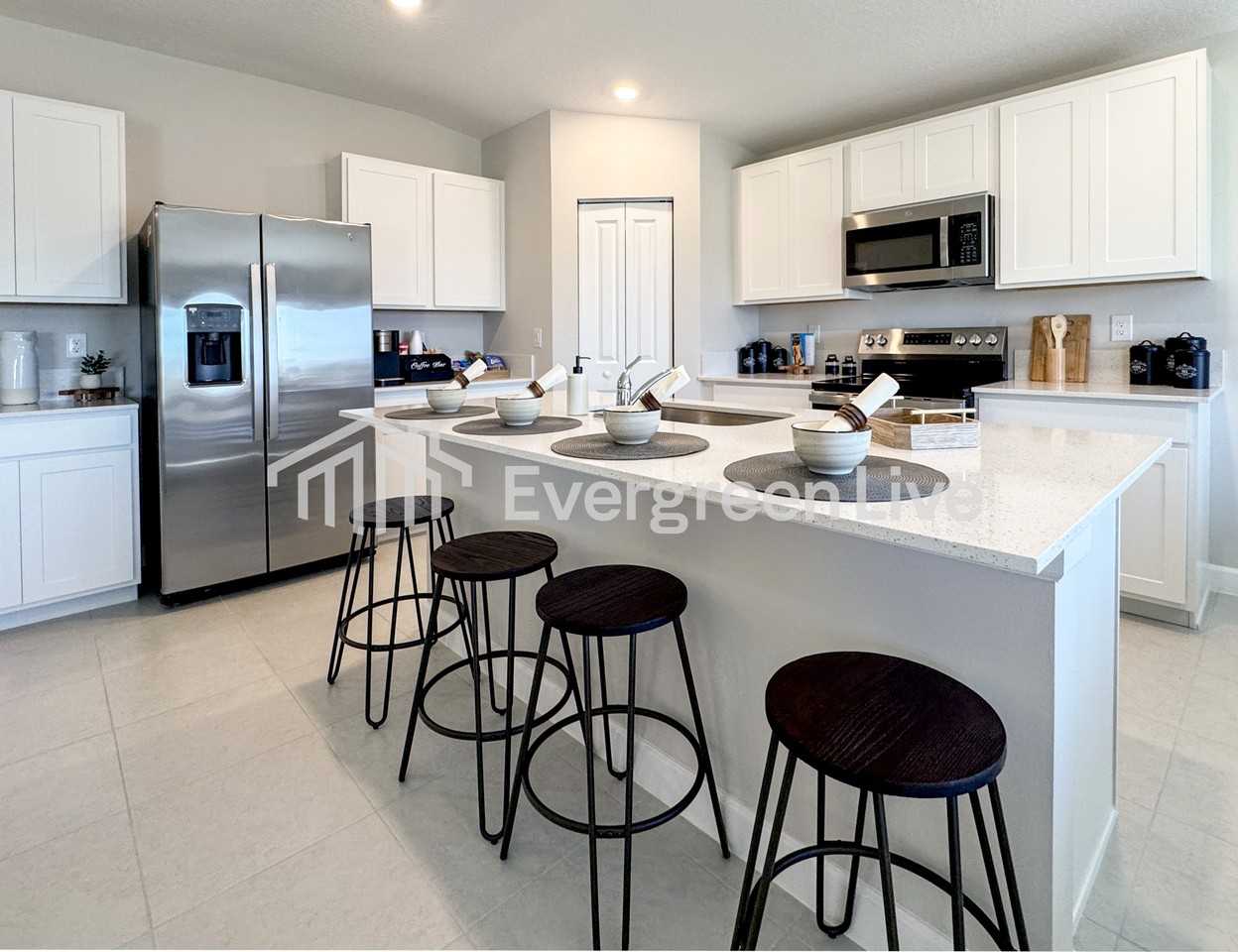 1541 Ellsworth Circle SW - Photo 3 of 13