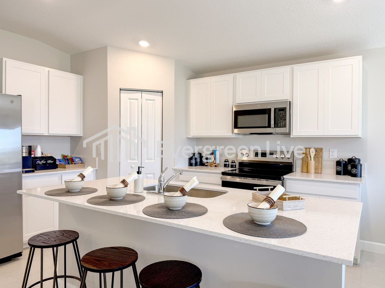 1612 Ellsworth Circle SW - Photo 4 of 13