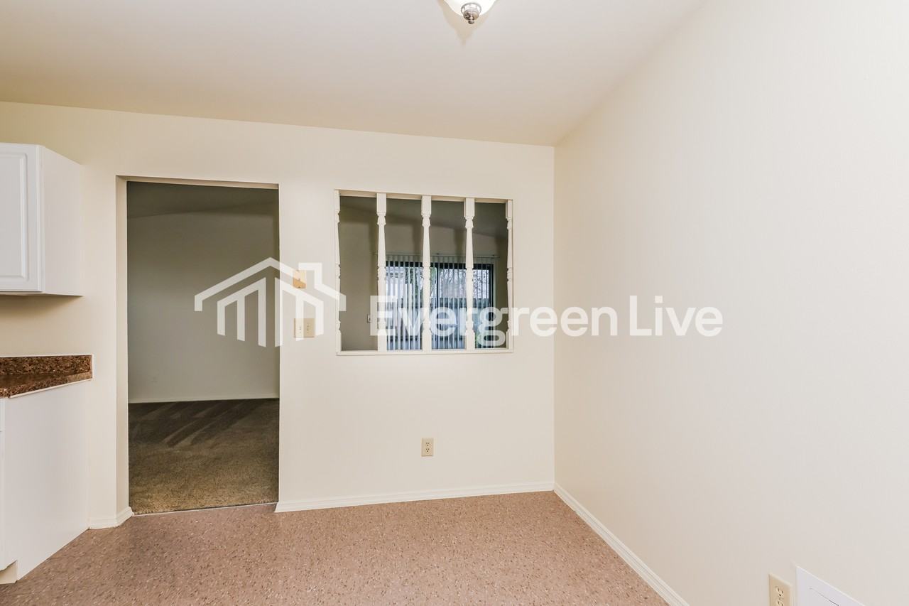 6525 Rolling Glen Dr - Photo 5 of 15