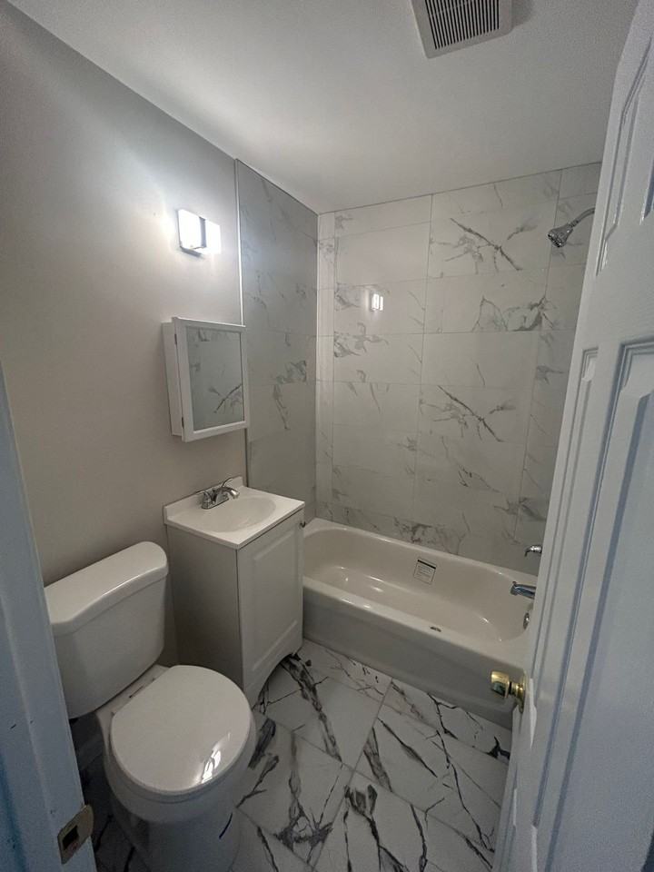 Weymouth Court Apartments - Photo 3 of 15