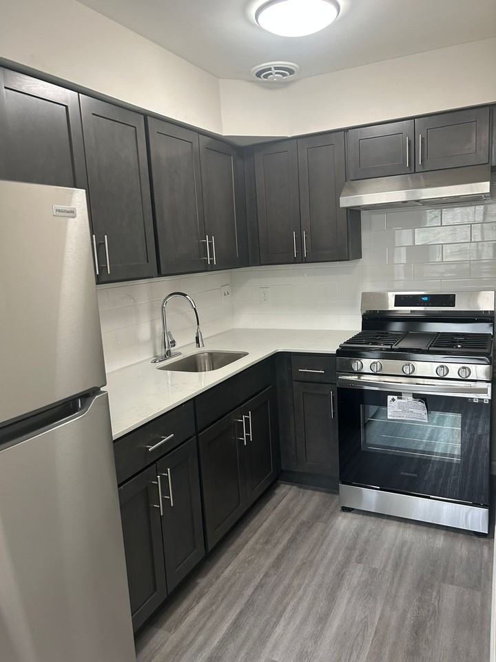 Weymouth Court Apartments - Photo 6 of 15