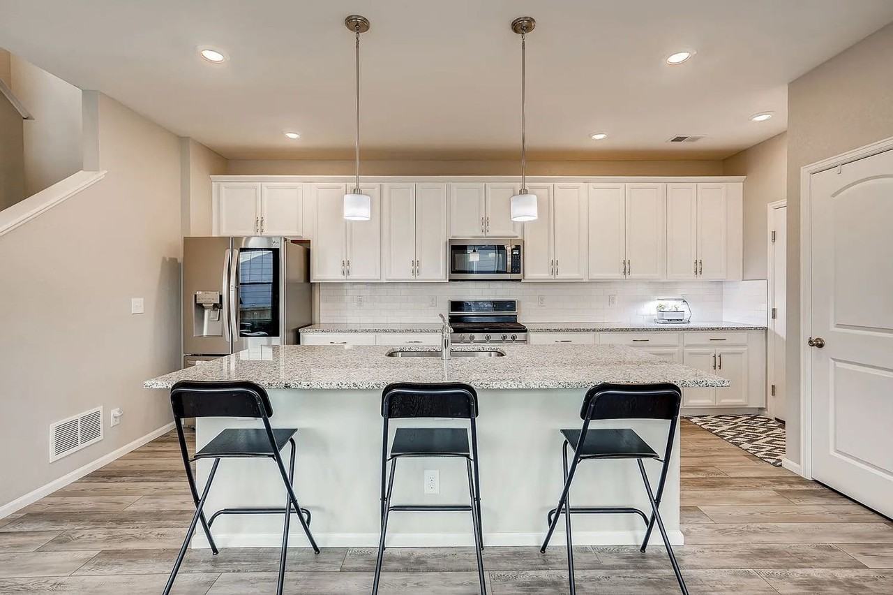 13710 Ash Cir - Photo 7 of 27