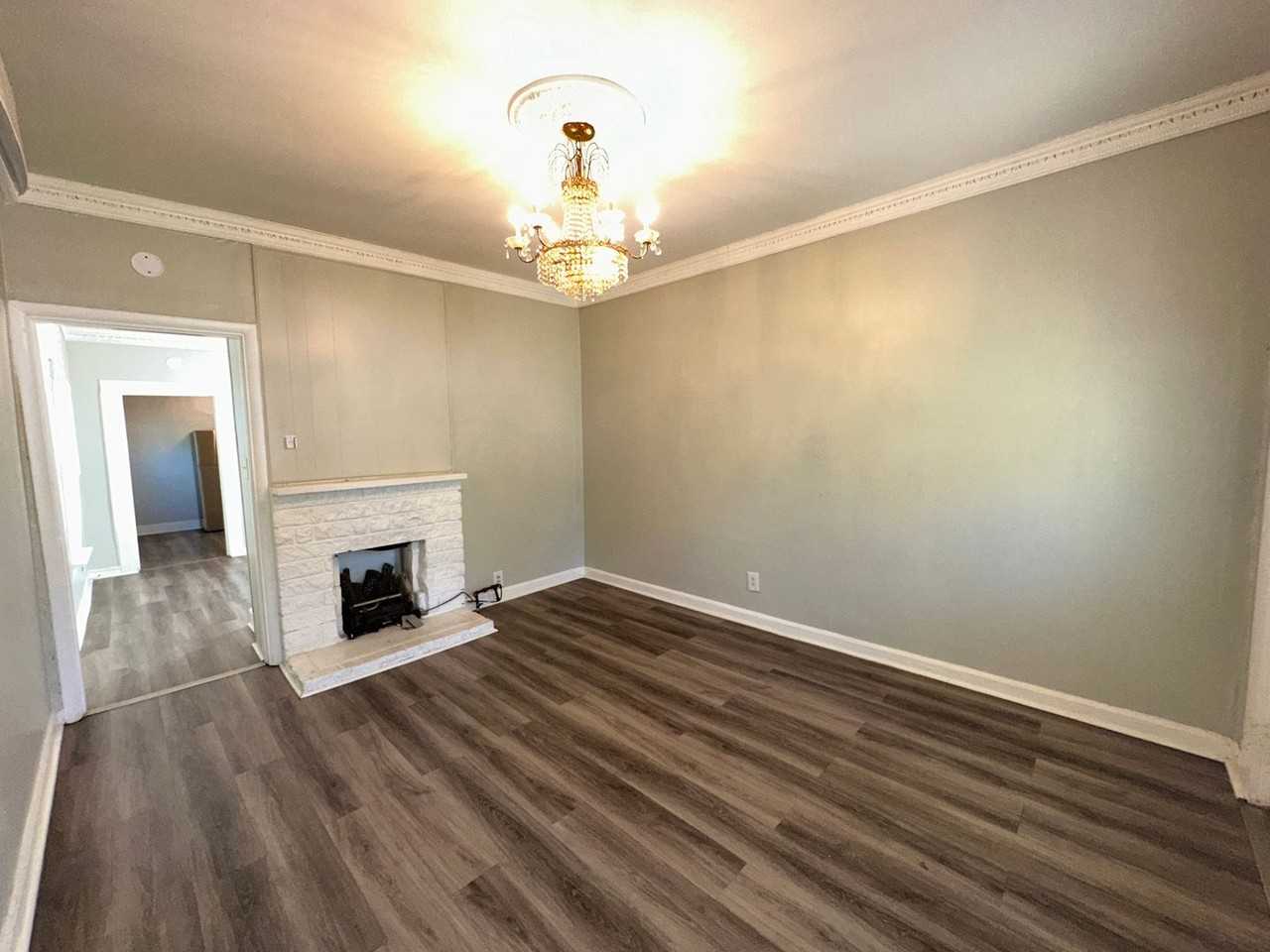 907 Charles Ave - Photo 5 of 11