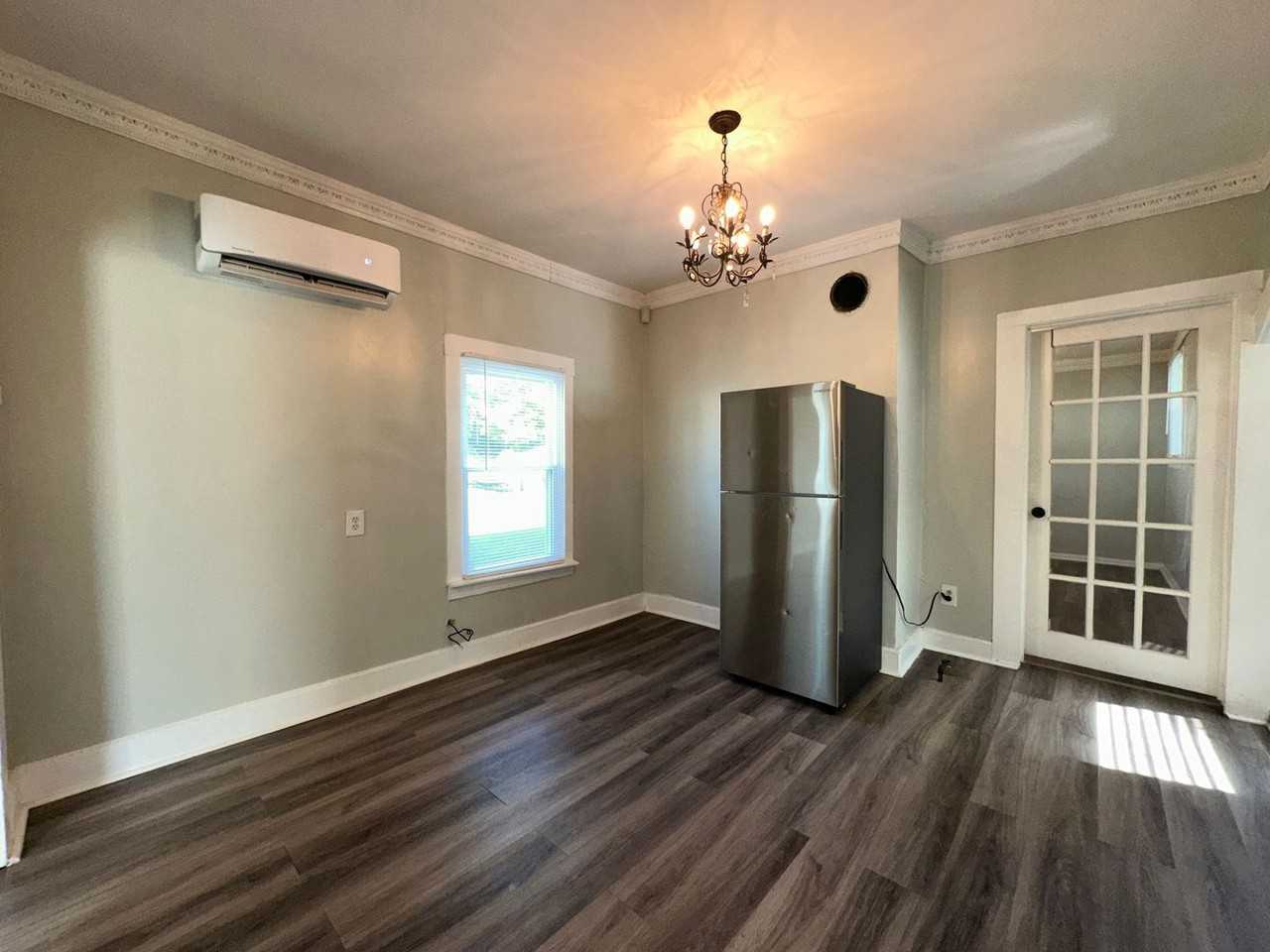 907 Charles Ave - Photo 6 of 11