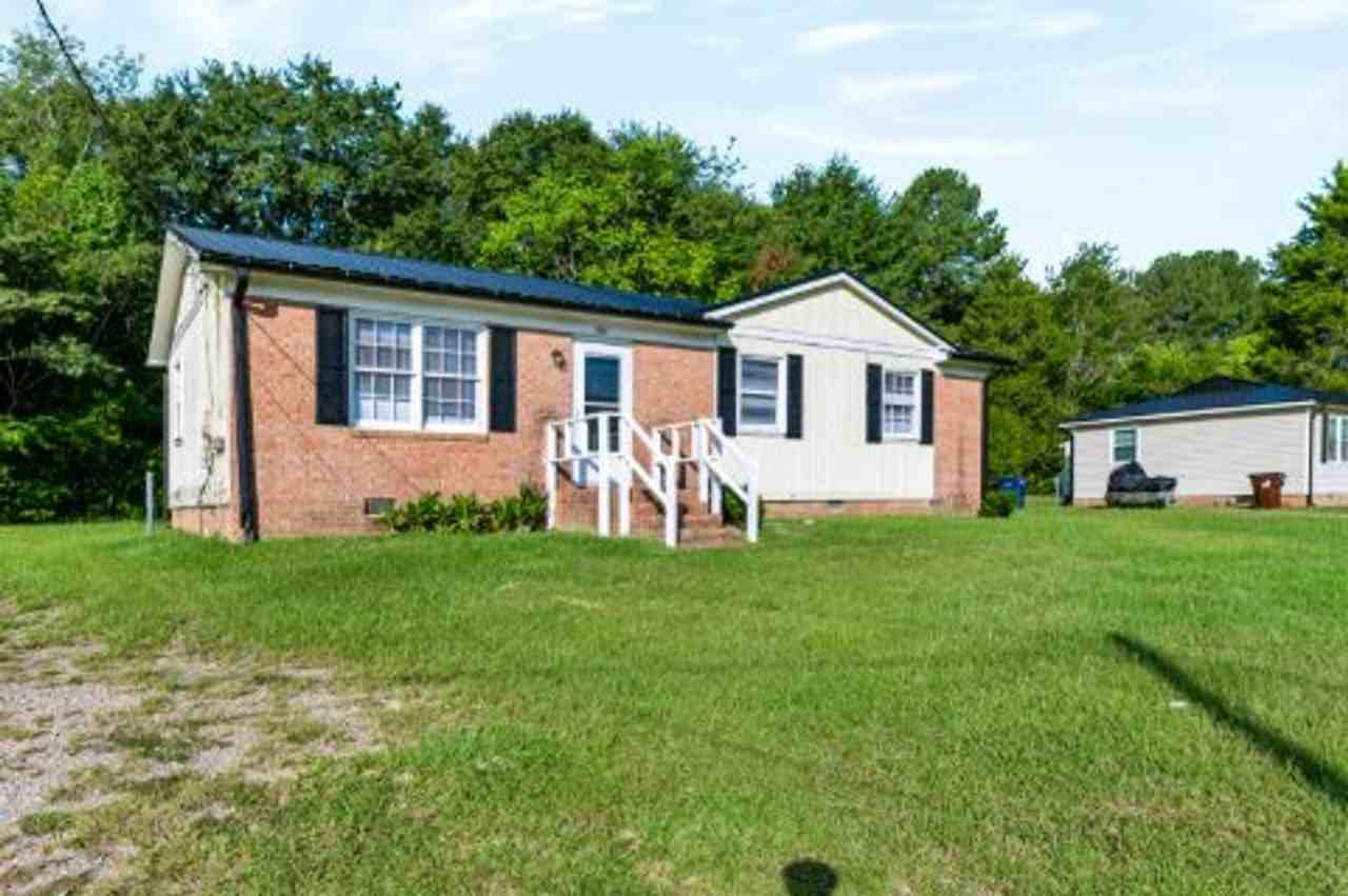 2414 Shawnee Dr - Photo 2 of 18