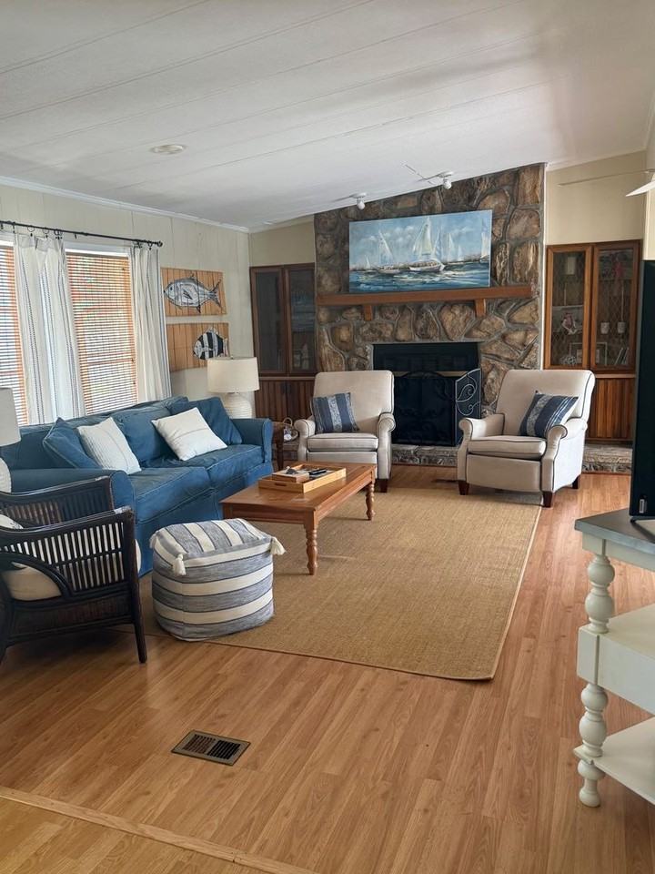 1052 Flournoy Rd - Photo 3 of 11