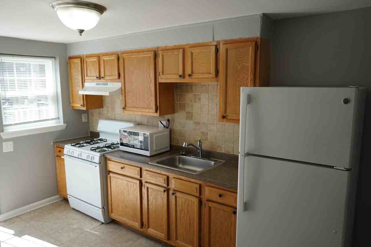 1219 E Chase St - Photo 4 of 13