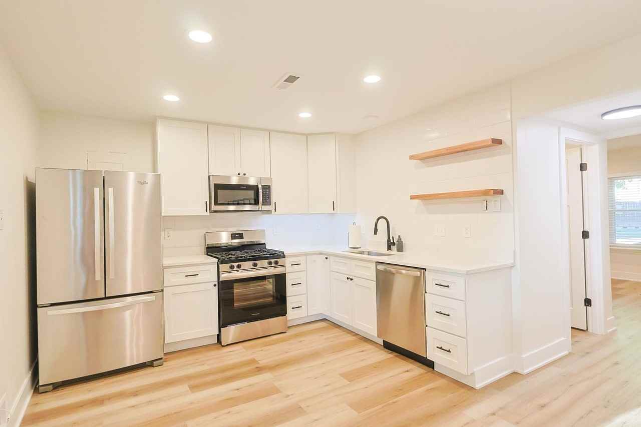 2250 Jules St - Photo 7 of 26
