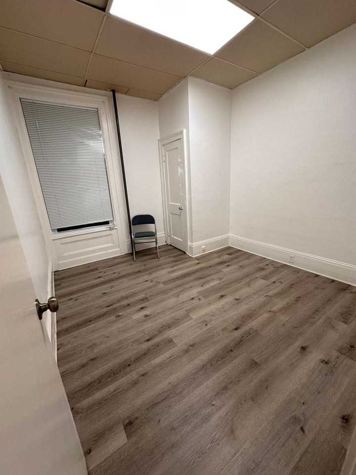1403 Main St - Photo 2 of 8