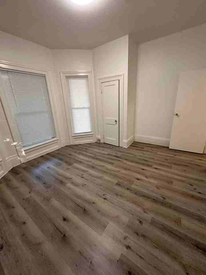 1403 Main St - Photo 3 of 8