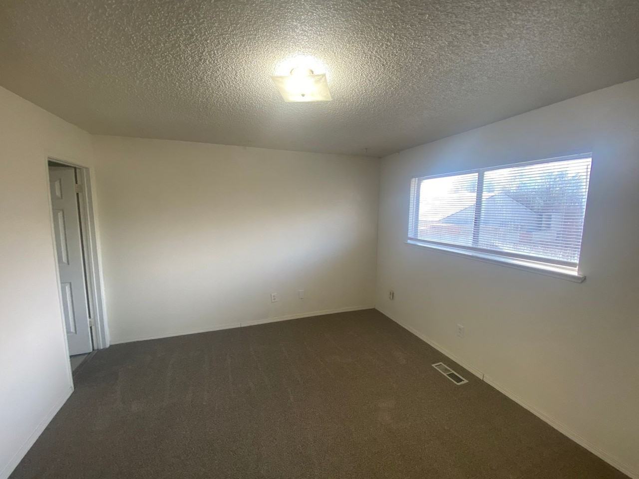 6660 Peppermint Dr - Photo 5 of 17
