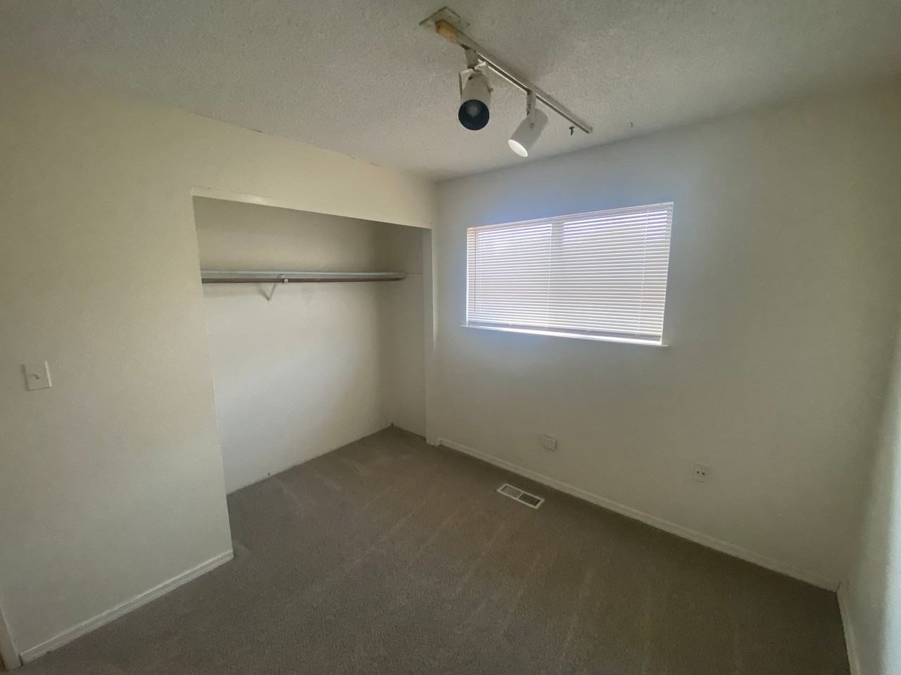 6660 Peppermint Dr - Photo 7 of 17
