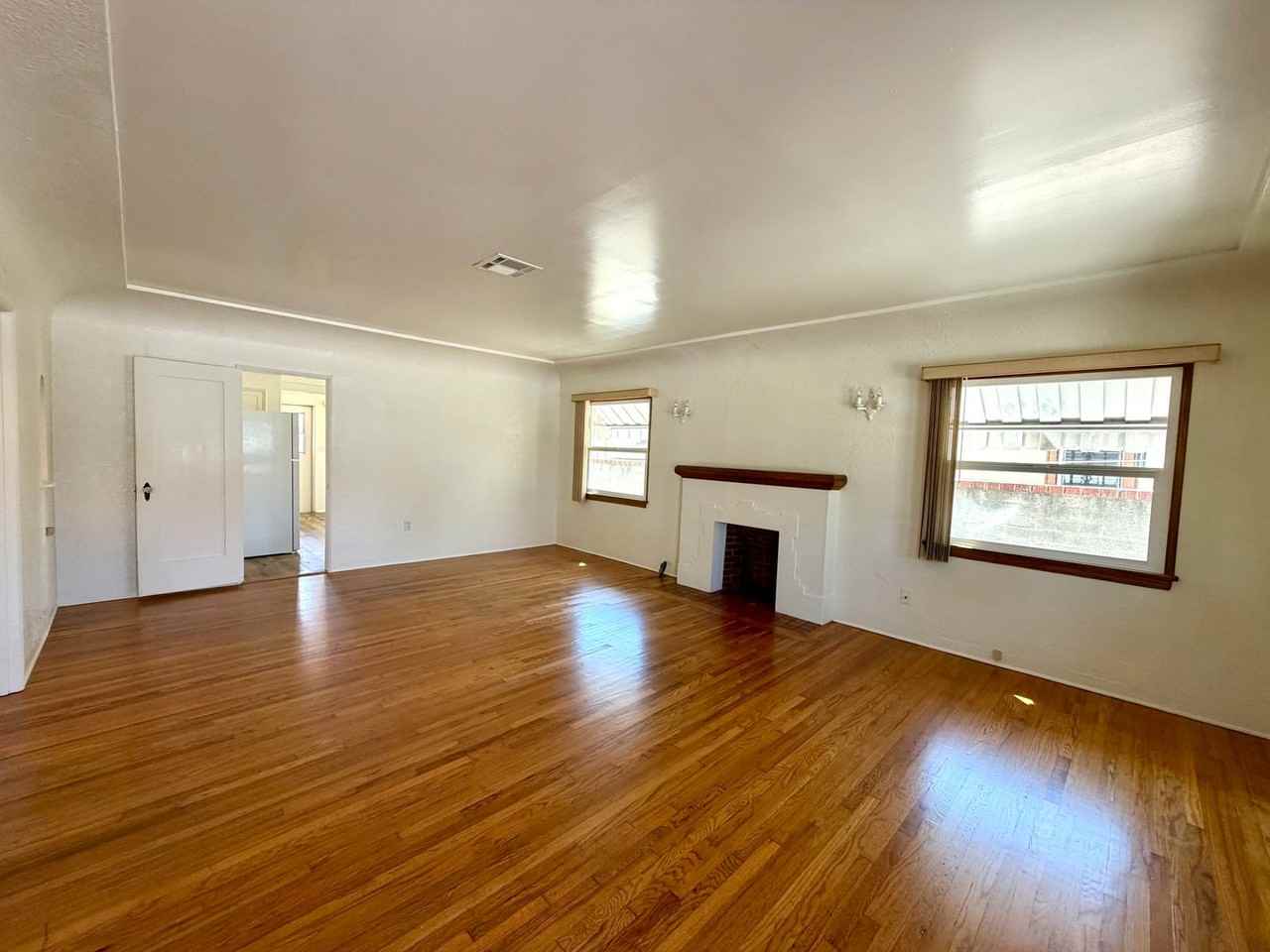 4511 52nd St - Photo 3 of 15