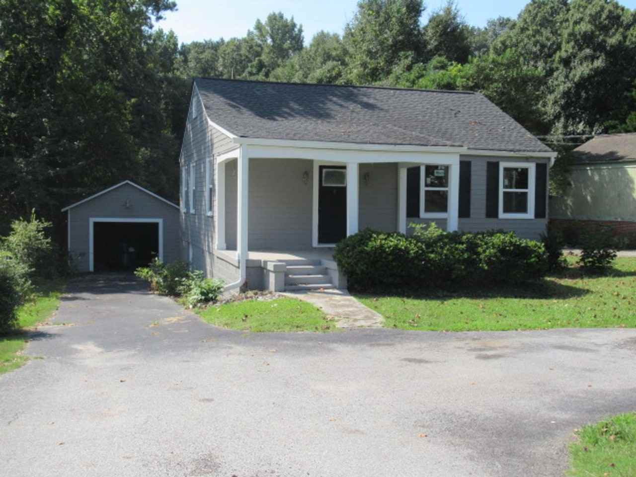 831 Cedar St - Photo 2 of 20