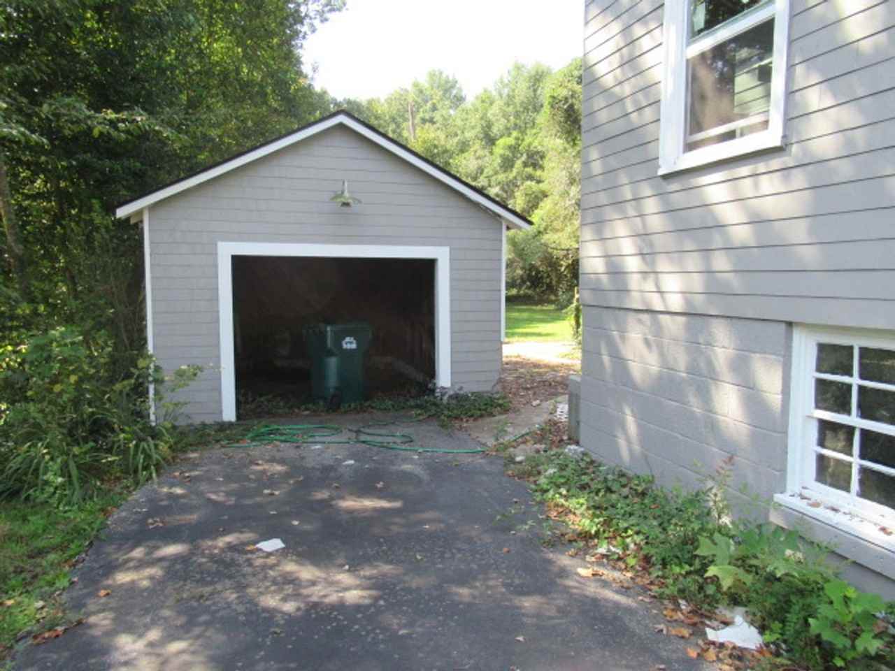 831 Cedar St - Photo 3 of 20