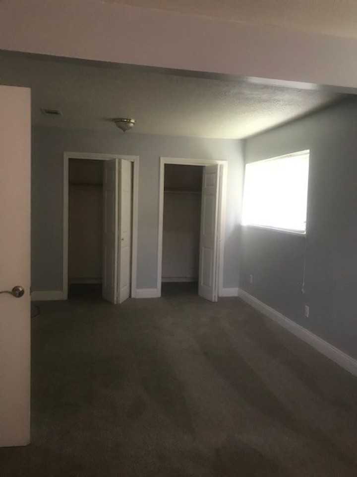 502 Magnolia St - Photo 5 of 10