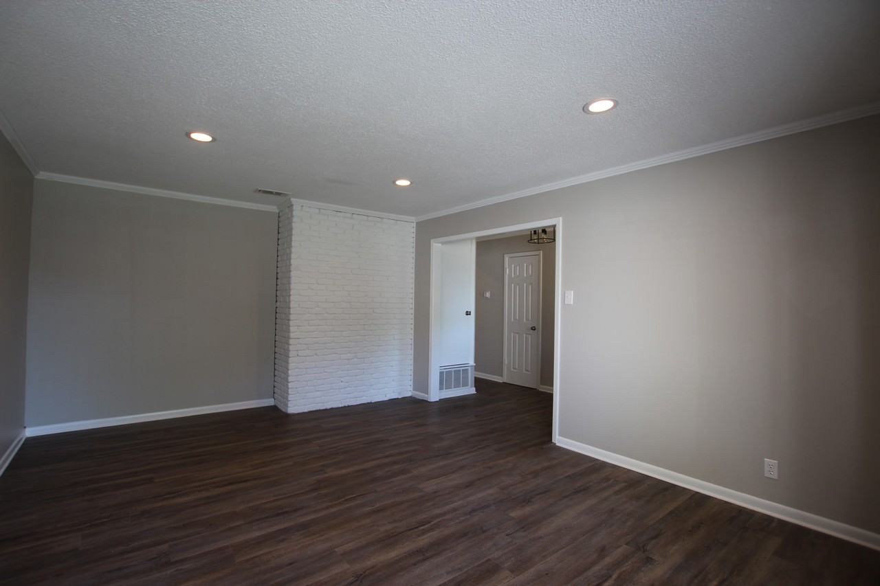 701 Fair Ln - Photo 2 of 18