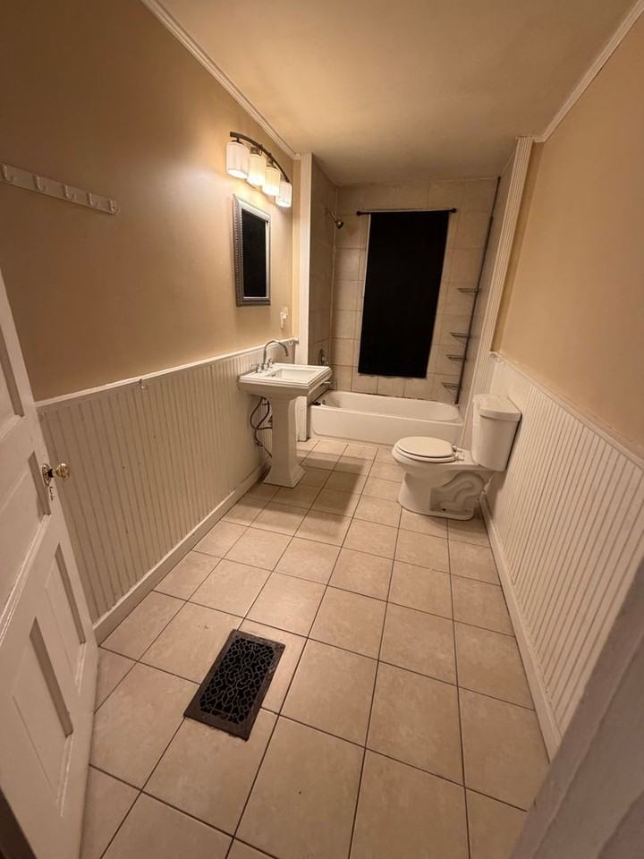 2526 Beale Ave - Photo 5 of 11