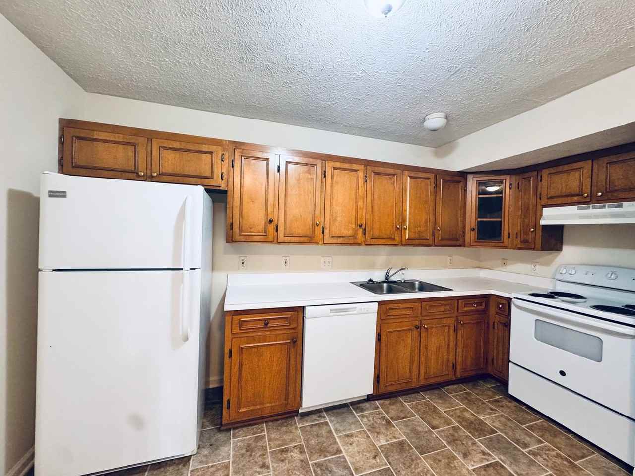 904 Grand Arbre Dr - Photo 5 of 13