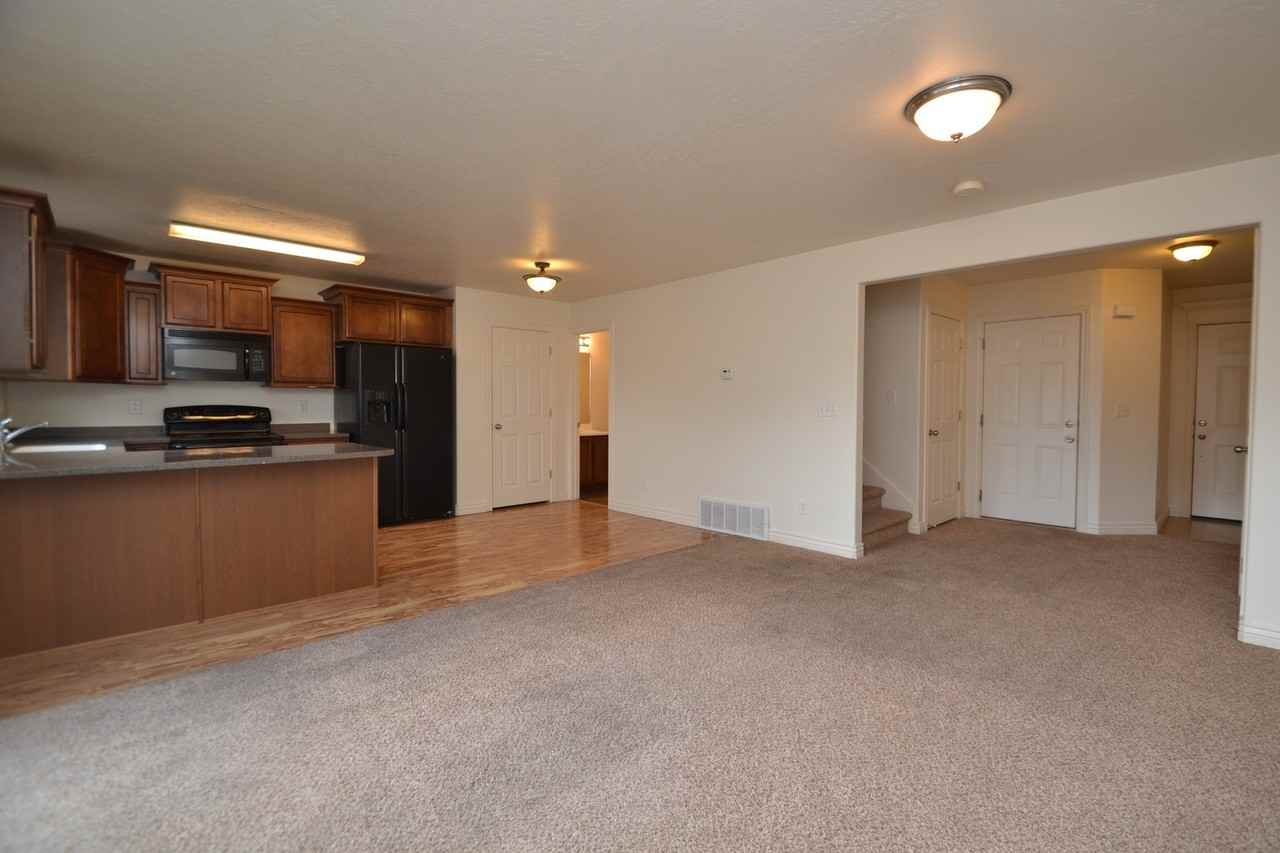 1989 N Belmont Dr - Photo 3 of 19
