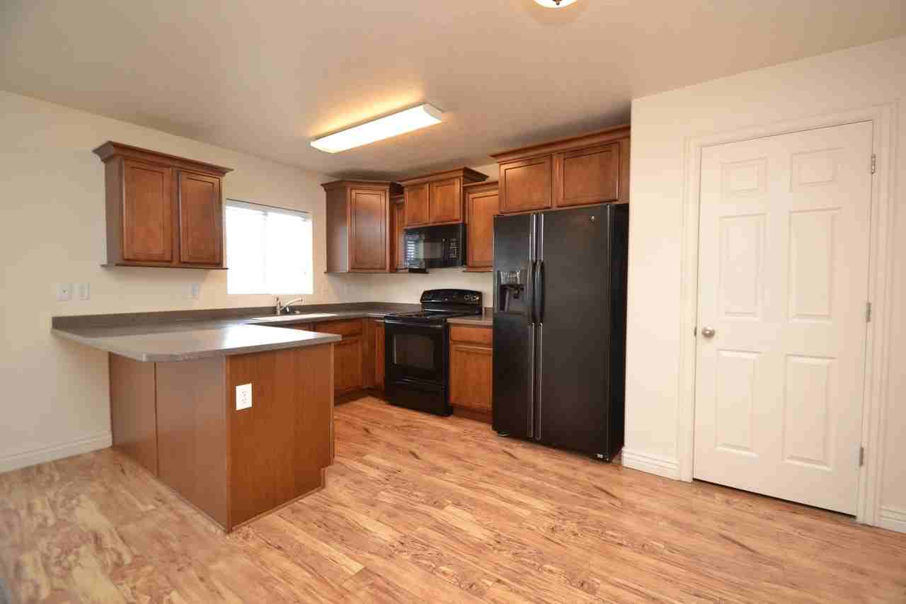 1989 N Belmont Dr - Photo 4 of 19
