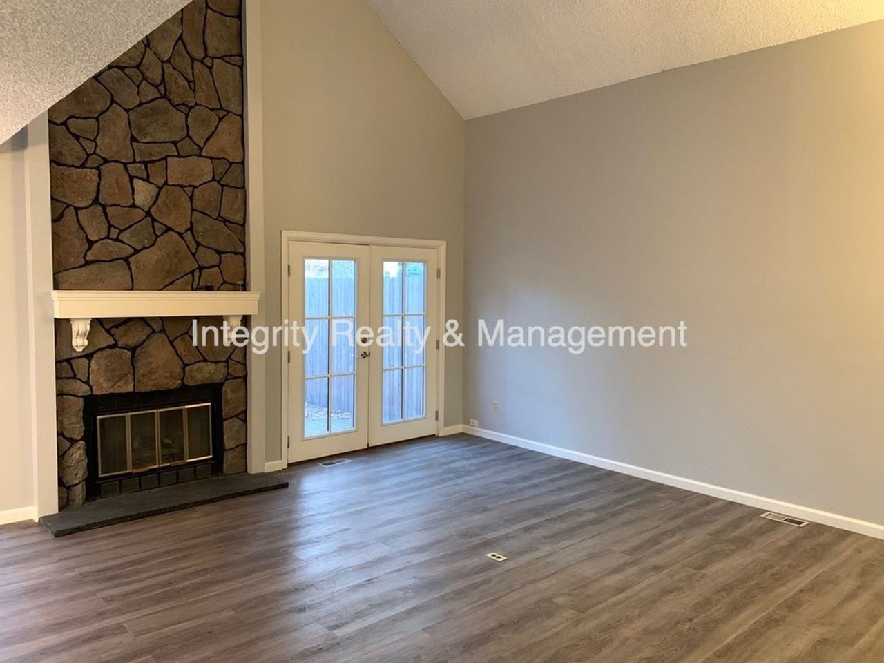 6418 S Hudson St - Photo 2 of 29