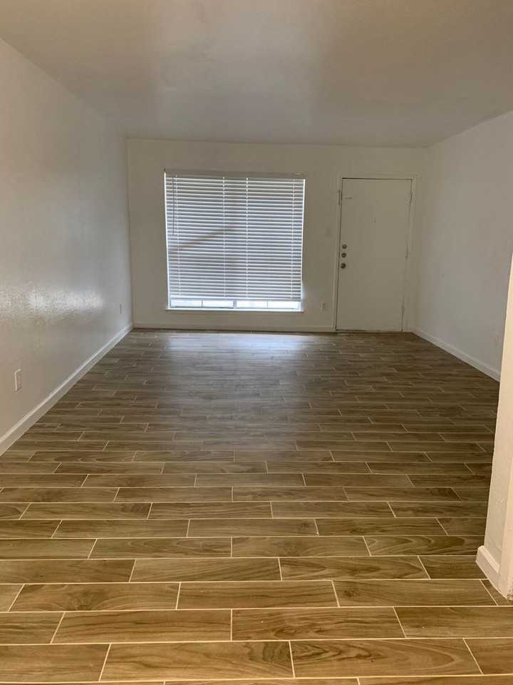 5625 Antoine Dr #1118 - Photo 2 of 11