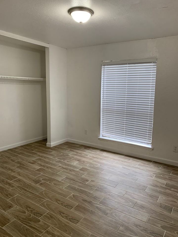 5625 Antoine Dr #1118 - Photo 5 of 11