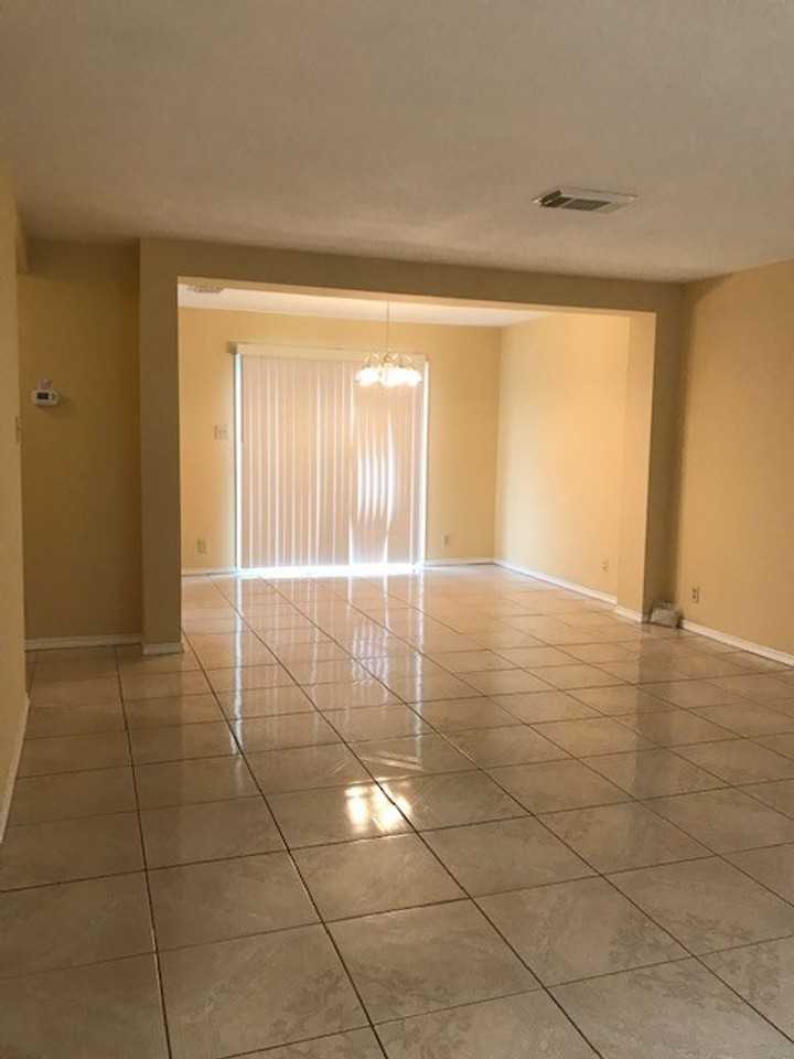 3716 Candlebrook Ln - Photo 5 of 23