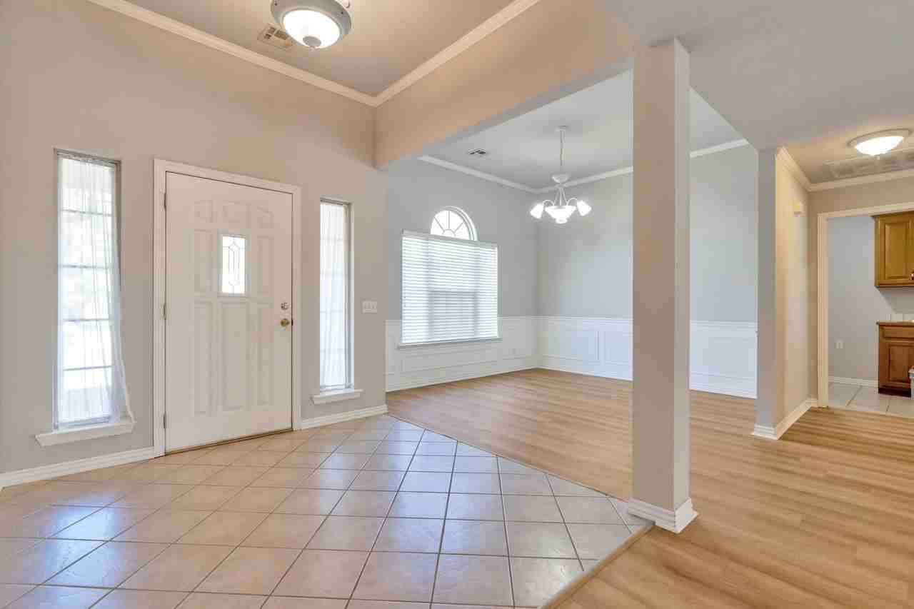 827 Nicholson Ave - Photo 3 of 27