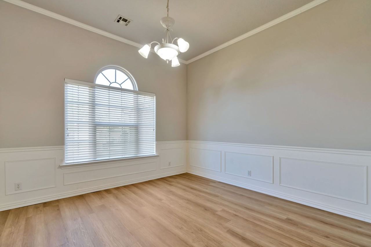827 Nicholson Ave - Photo 4 of 27