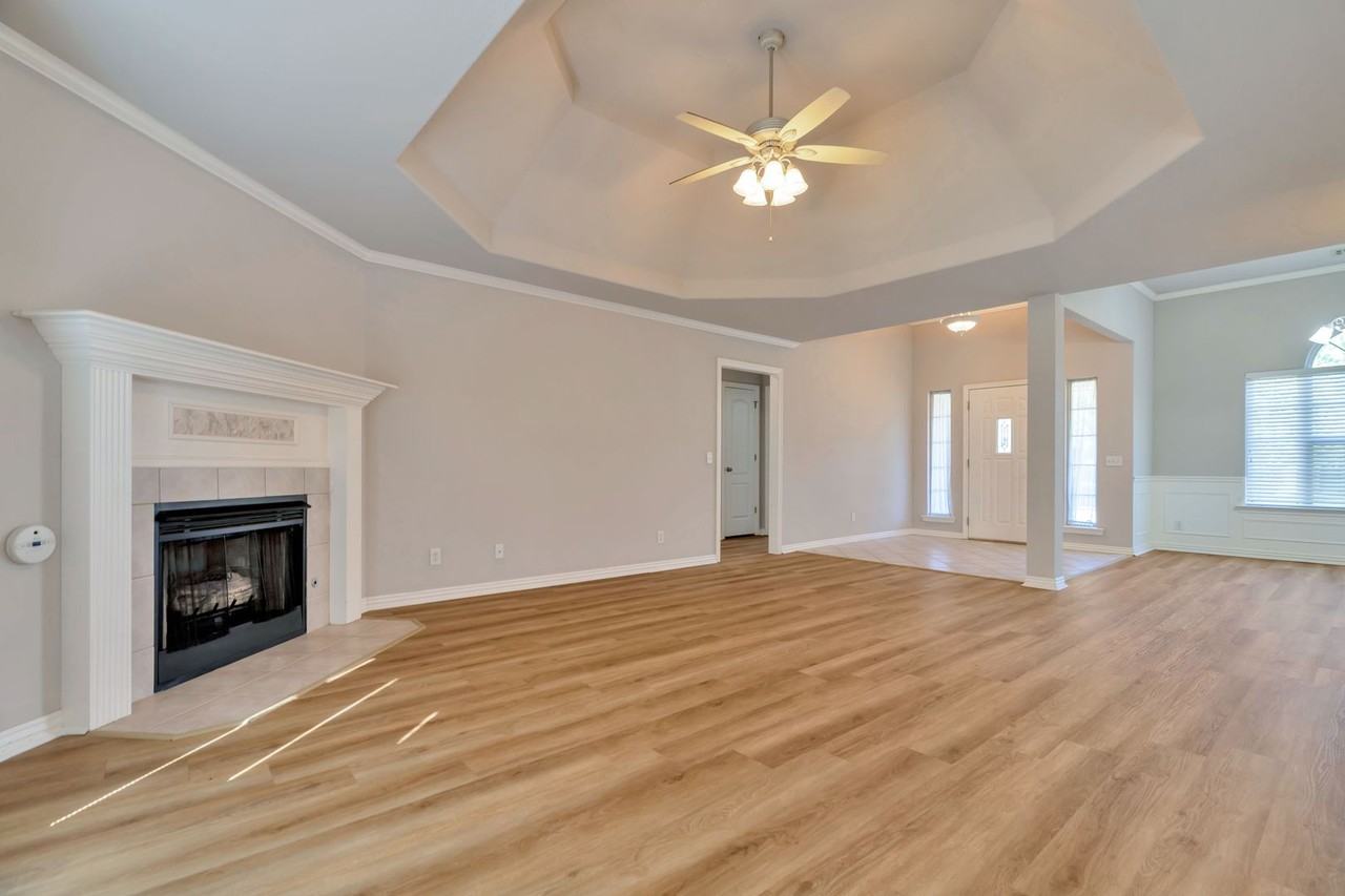 827 Nicholson Ave - Photo 7 of 27