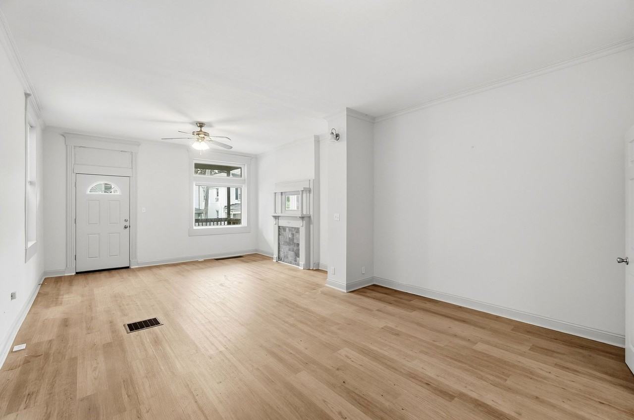 5114 Silver St - Photo 3 of 33