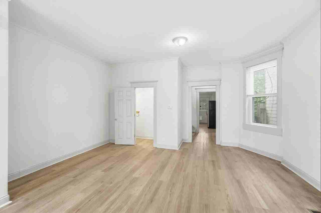 5114 Silver St - Photo 6 of 33