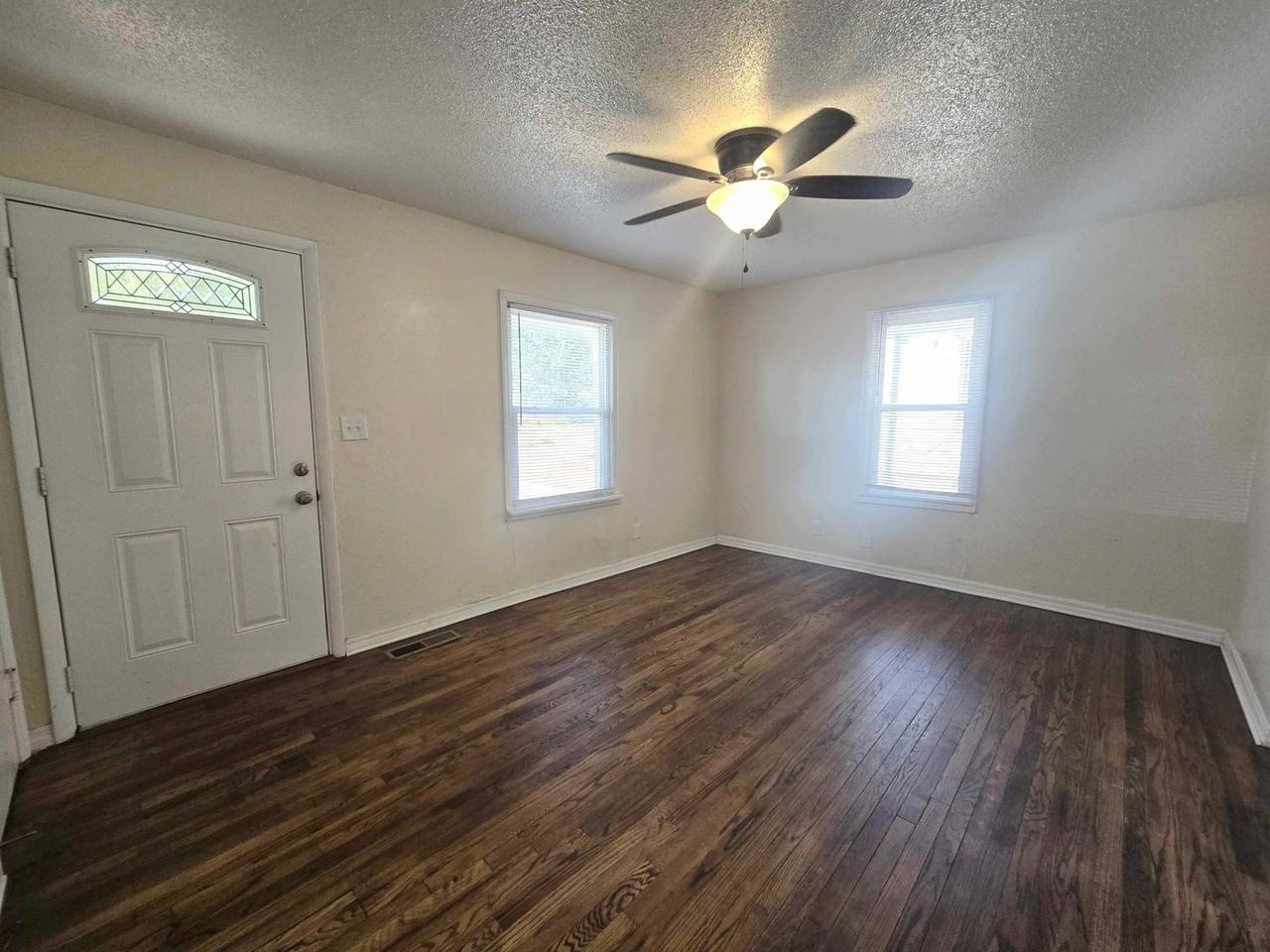 1129 Nw 82nd St - Photo 3 of 12