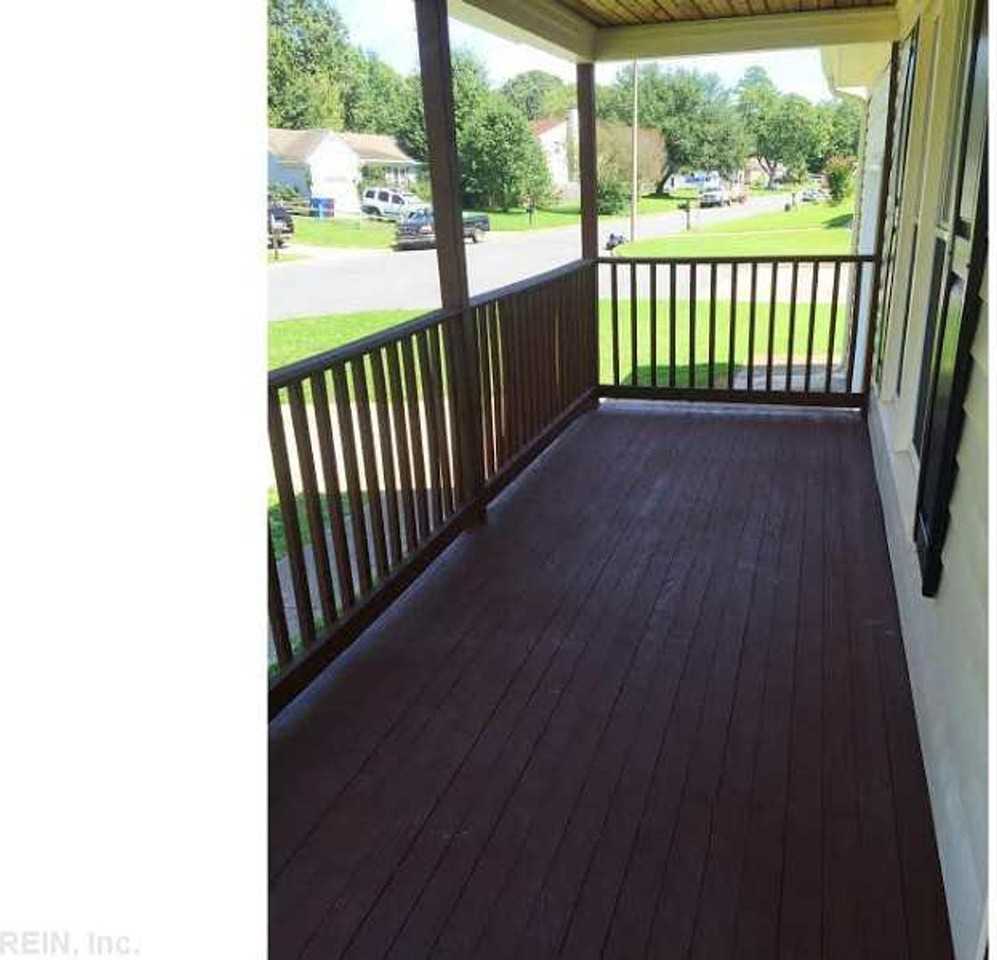 2643 Lake Ridge Xing - Photo 2 of 21
