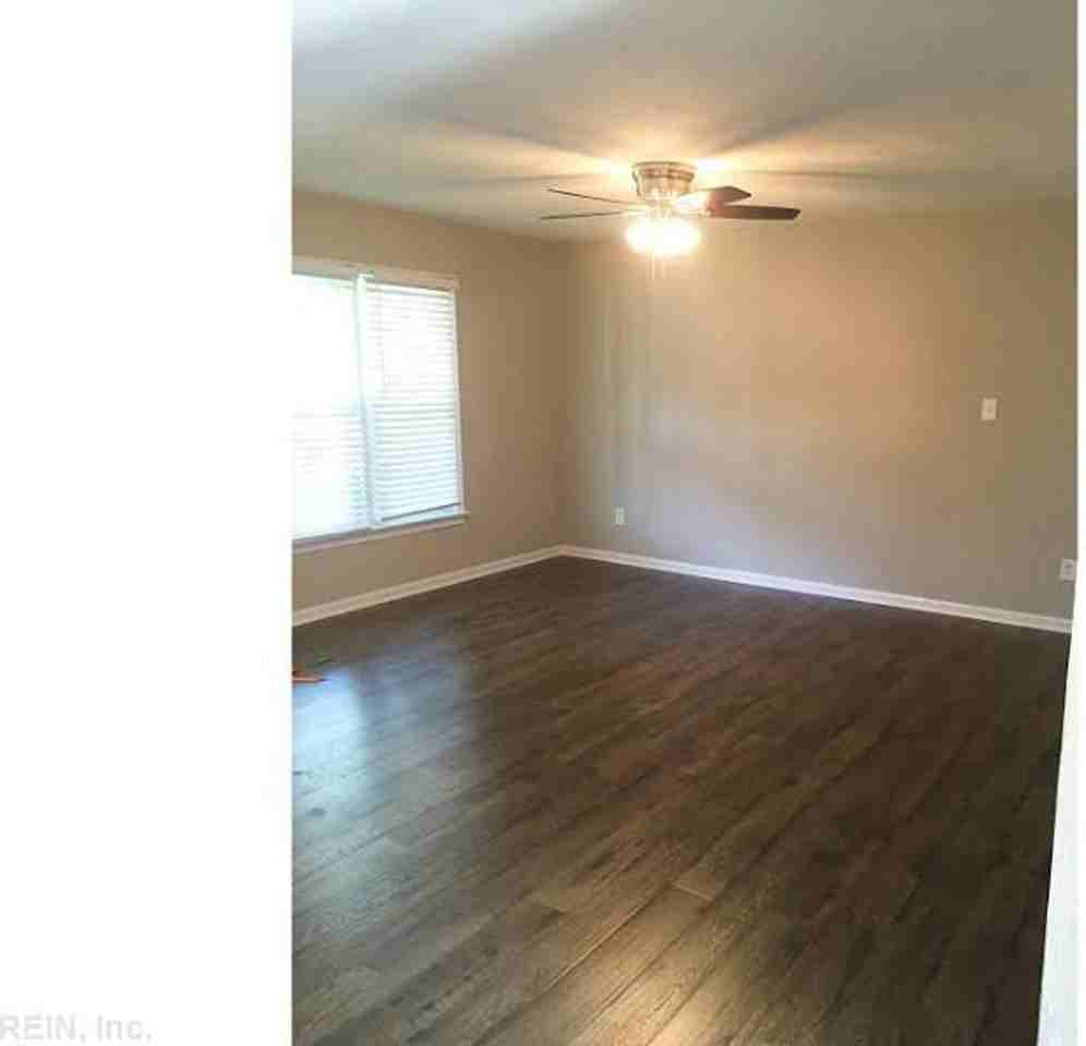 2643 Lake Ridge Xing - Photo 3 of 21
