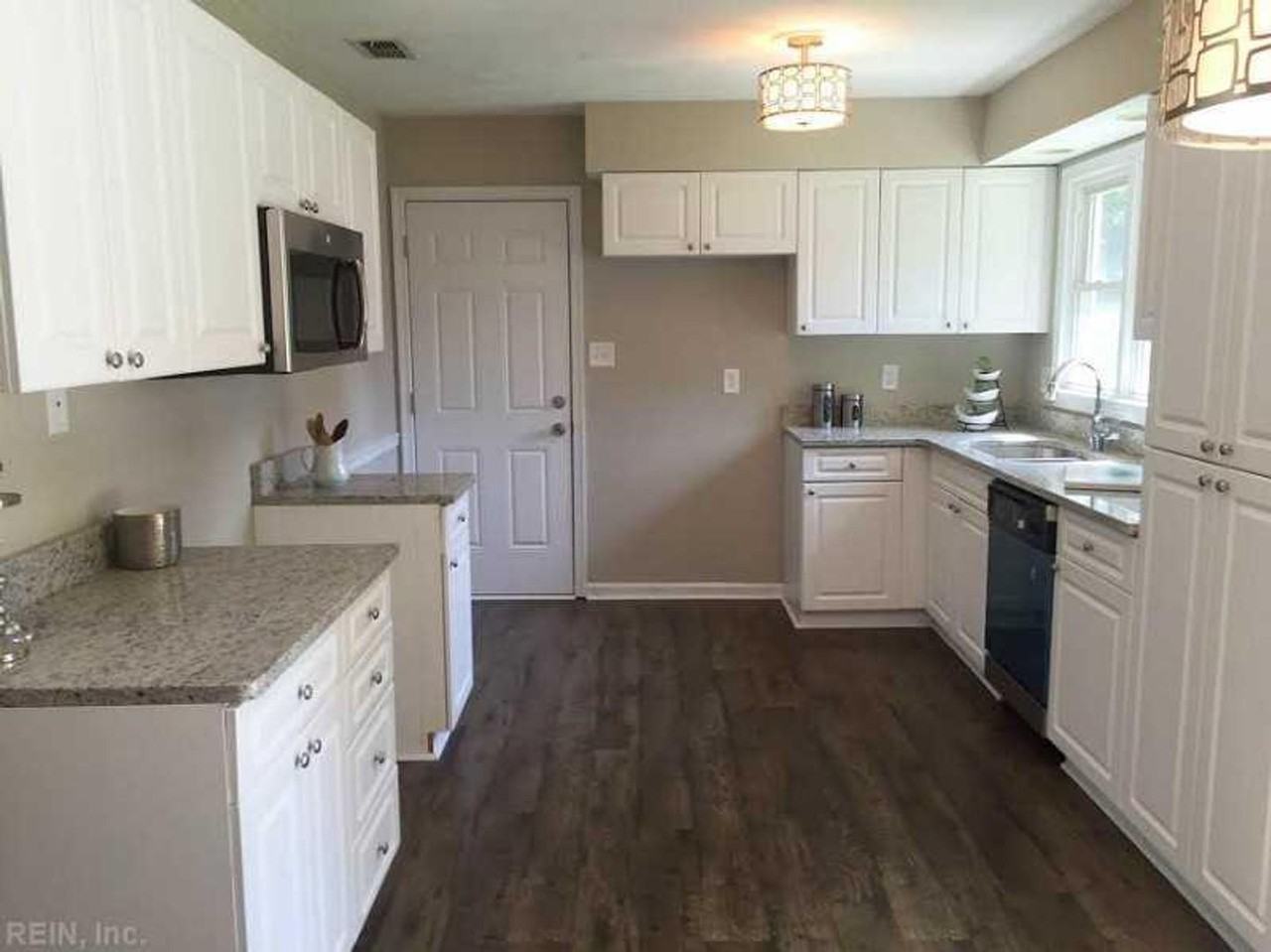 2643 Lake Ridge Xing - Photo 4 of 21