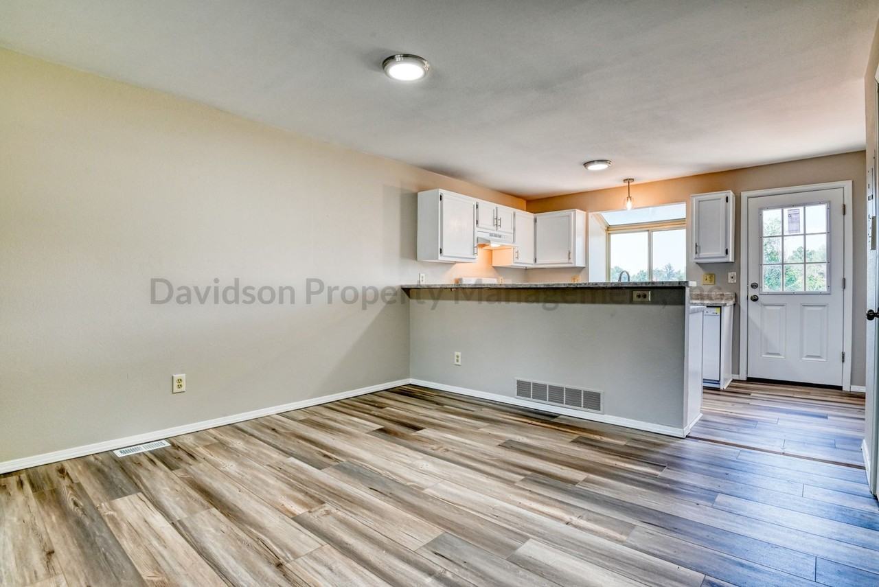 6716 Mountain Top Ln - Photo 4 of 15