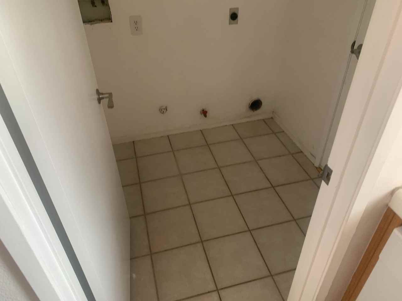 8400 Persimmon Dr - Photo 5 of 10