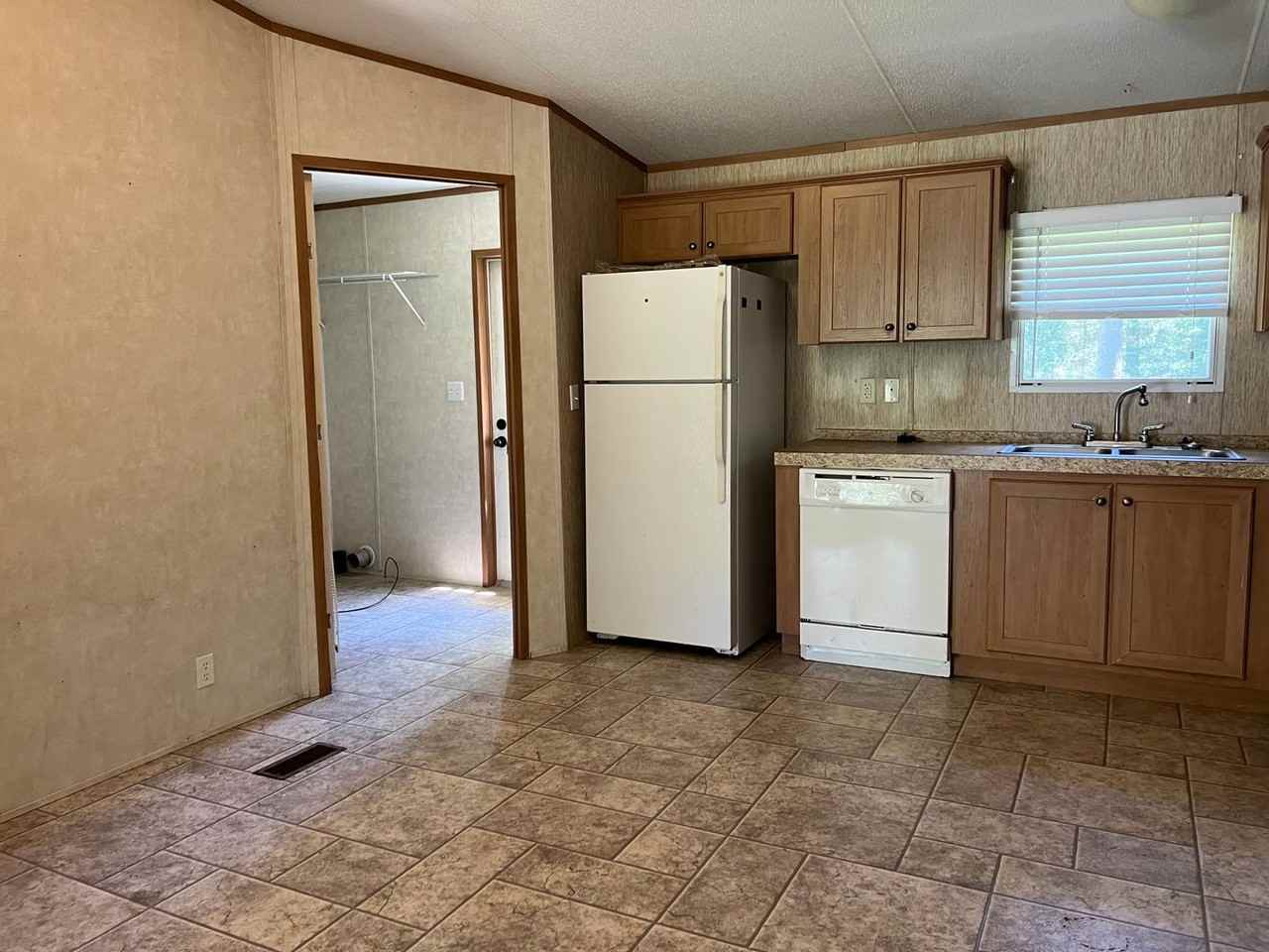4067 Gallemore Ln - Photo 2 of 13