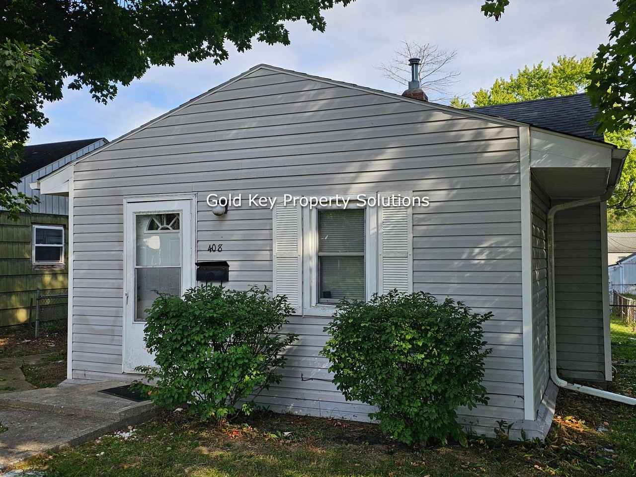 408 E 35th St - Photo 2 of 11